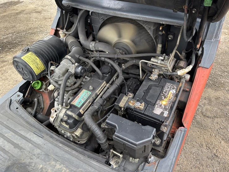 2011-toyota-8fgcu30-image-27