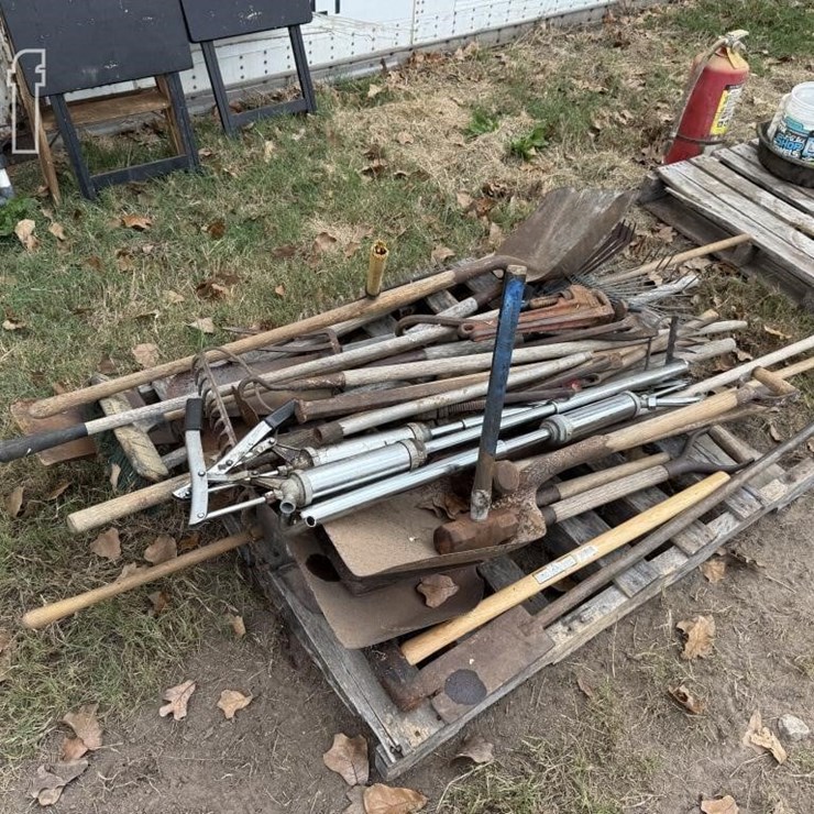 PALLET OF YARD TOOLS