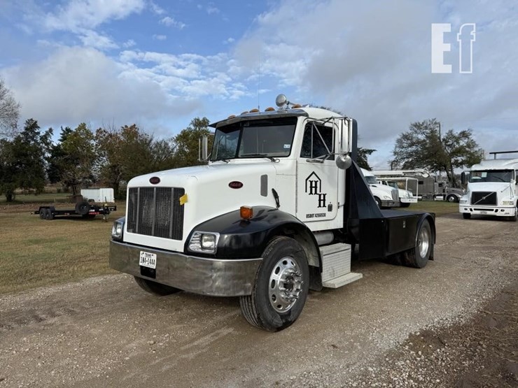 peterbilt-330-image-1