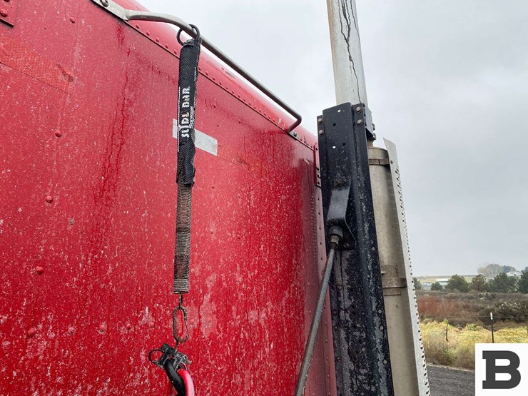 1993-freightliner-fld120-image-17