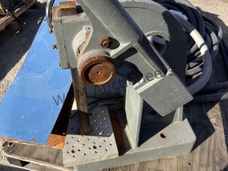 pallet-of-misc-image-8