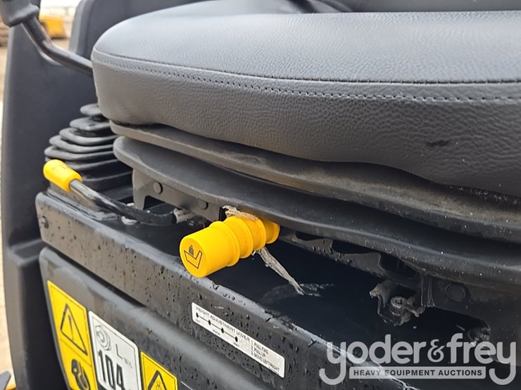 2023-jcb-ct260-120-image-72