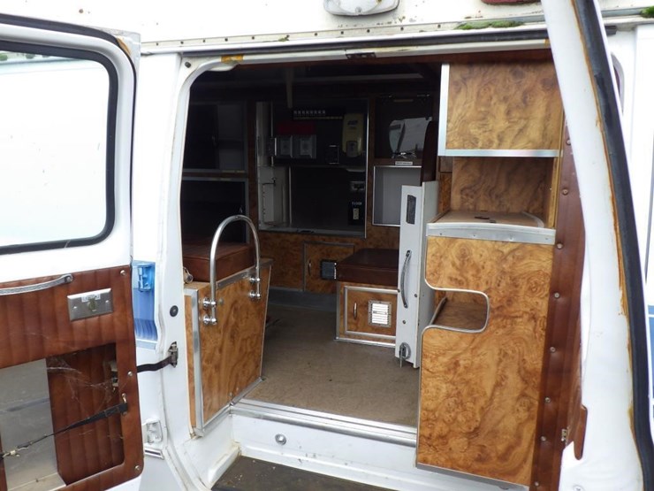 1988-ford-e350-image-7