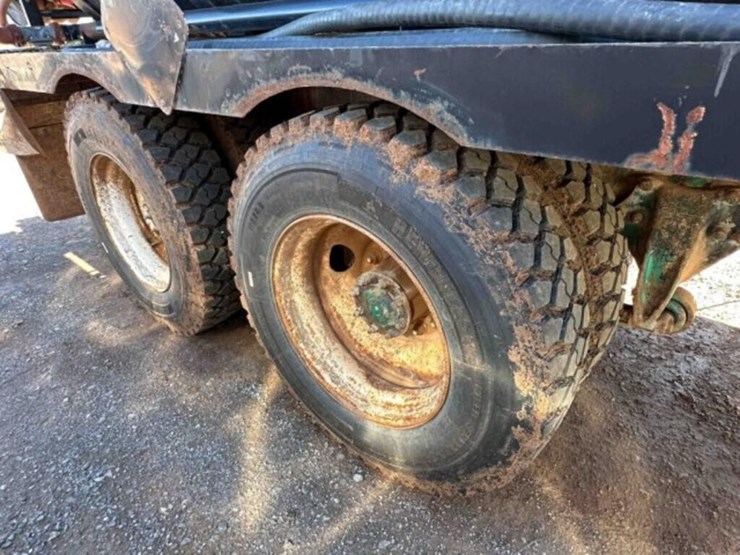 1996-freightliner-bobtail-water-truck-image-17