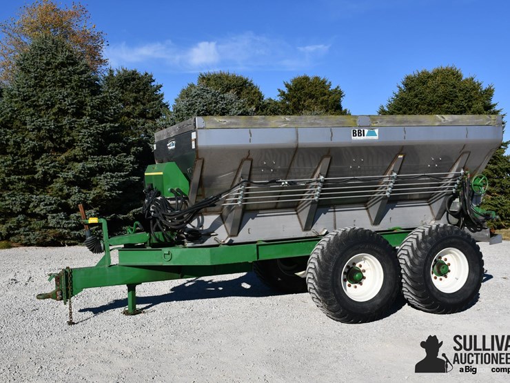 bbi-magnaspread-pull-type-spreader-image-1