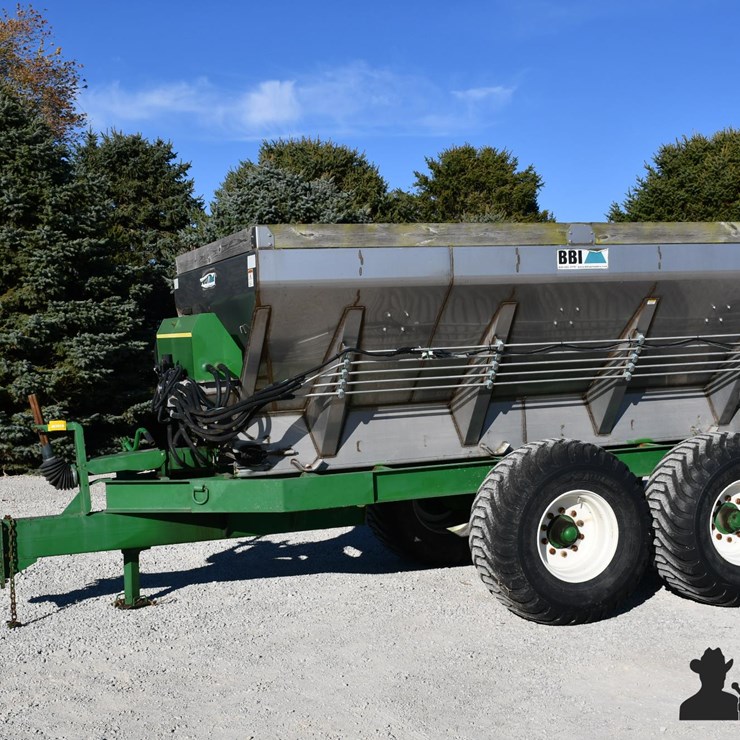 BBI MagnaSpread Pull-Type Spreader