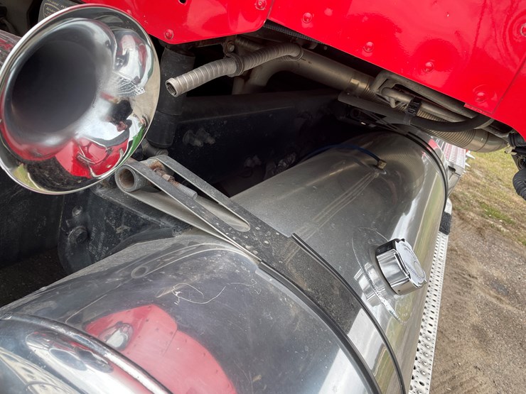 #1043-•-2009-freightliner-semi-(wi-title-in-delay)-image-20