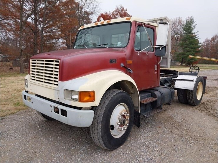 1994-international-9000-image-1