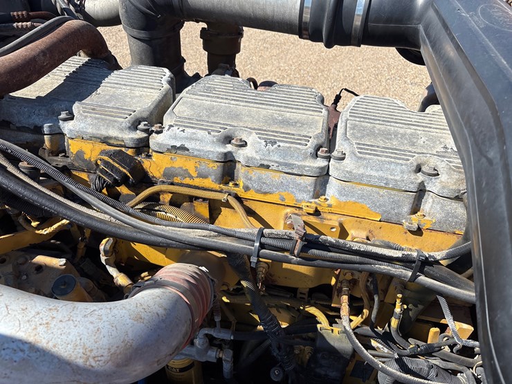 2002-peterbilt-379-image-27