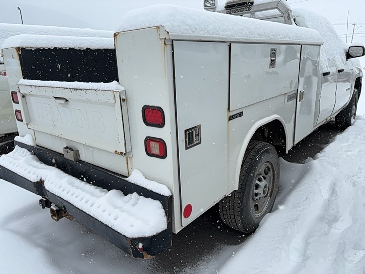 2017-chevrolet-2500hd-image-5