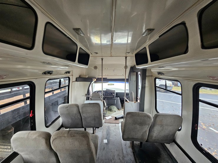 #21244-•-1996-ford-econoline-shuttle-bus-(non-runner)-image-36