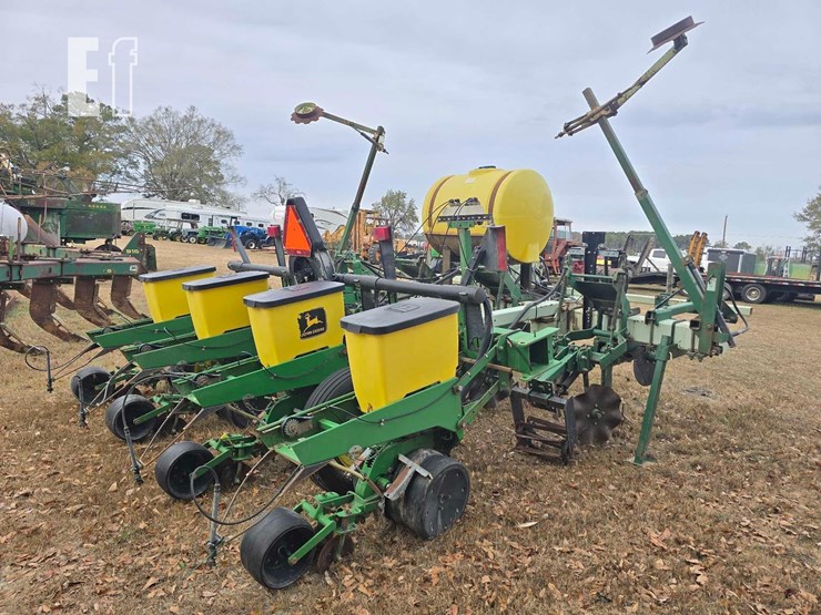 john-deere-1700-image-18