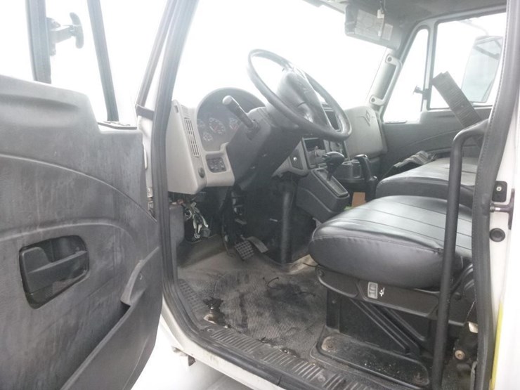 international-4300-image-8