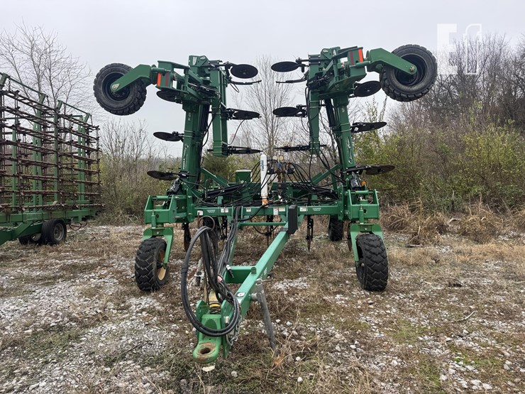 2015-great-plains-np40-image-1