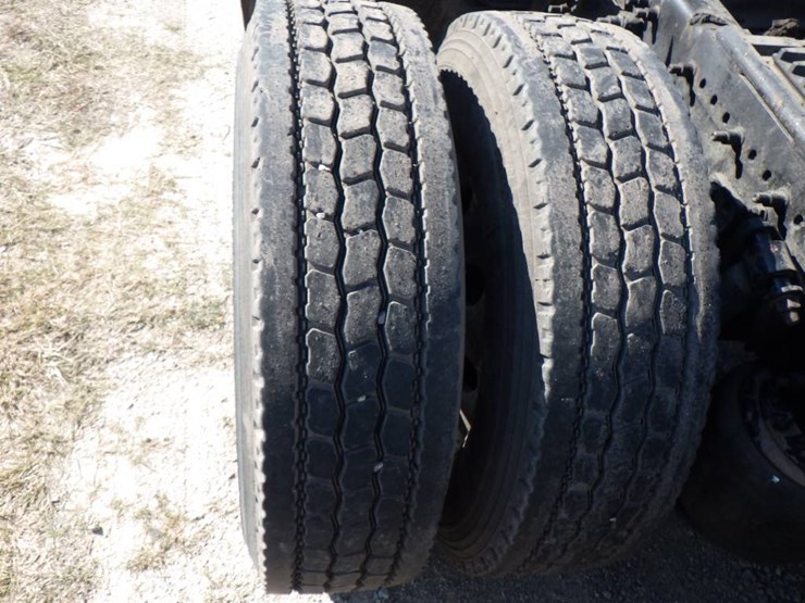 1998-freightliner-fld120-classic-image-13