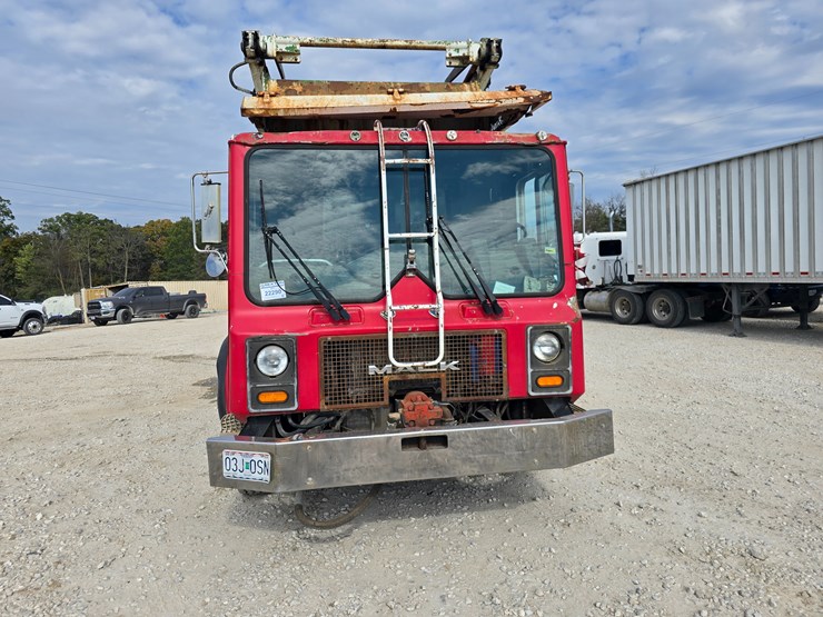 1996-mack-mr688s-image-44