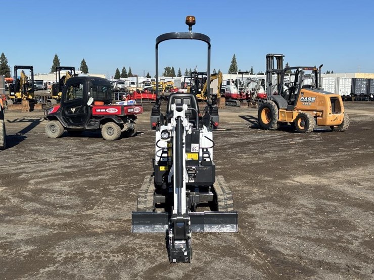 2022-bobcat-e10e-hydraulic-excavator-image-6