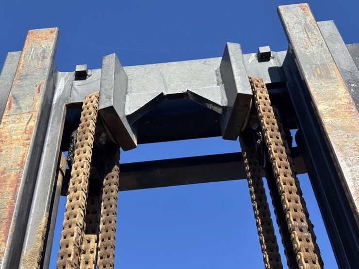 2017-case-586h-image-14