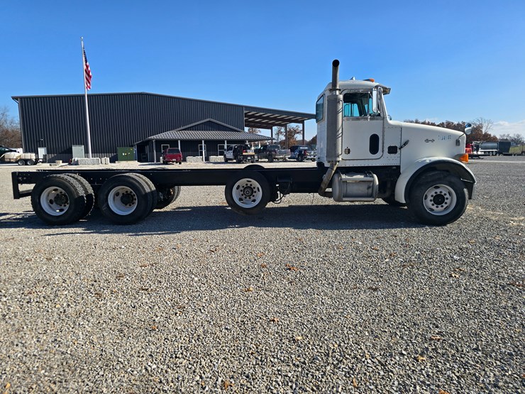 peterbilt-357-image-40