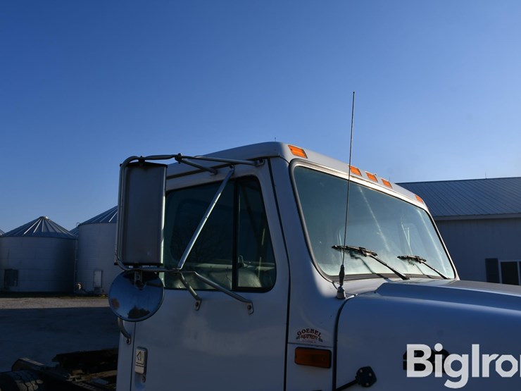 international-4700-image-18