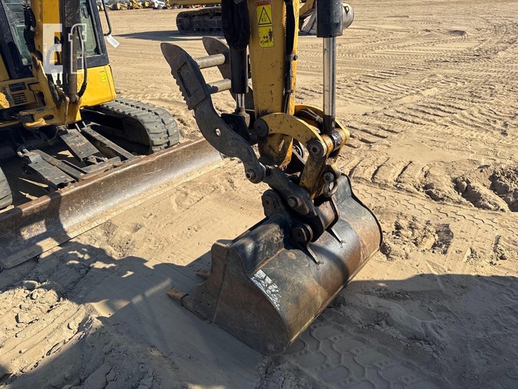 2017-caterpillar-304e2-cr-image-23