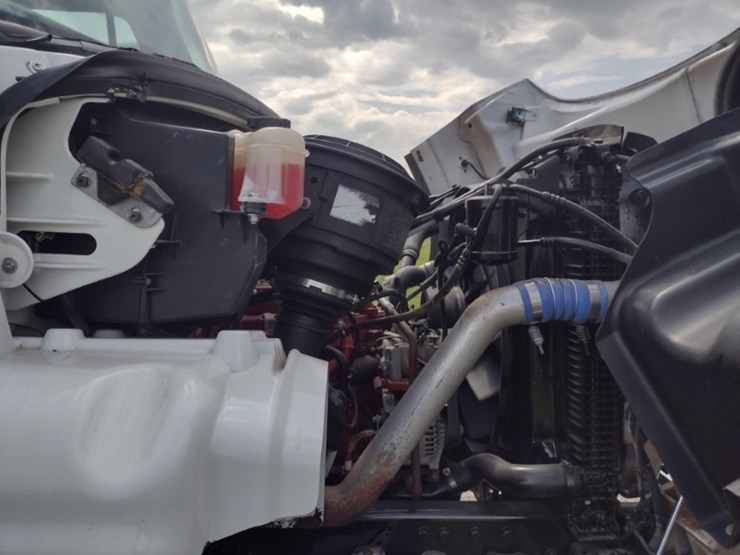 freightliner-m2-106-image-16