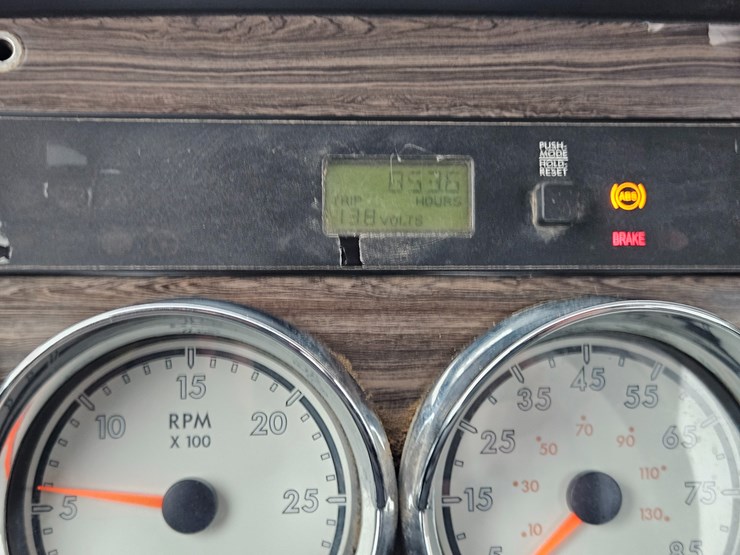 freightliner-122sd-image-88