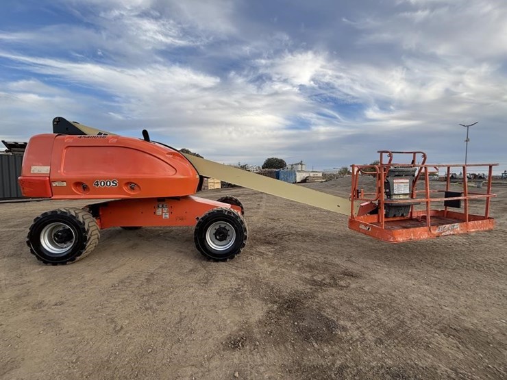 2013-jlg-400s-image-7
