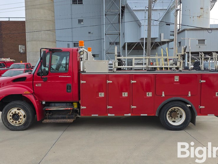 2004-international-durastar-4300-image-8