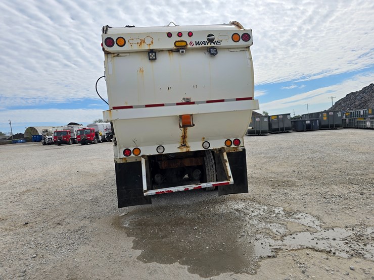 2003-peterbilt-320-image-22