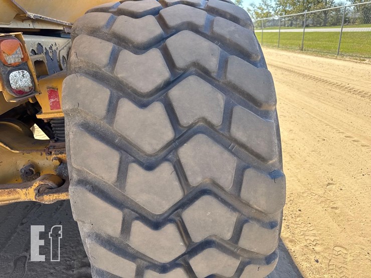 2007-caterpillar-725-image-11