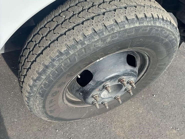 2016-ford-f350-xl-image-17