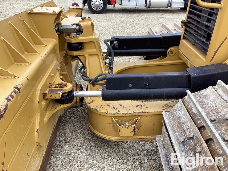 2017-caterpillar-d6n-lgp-image-10