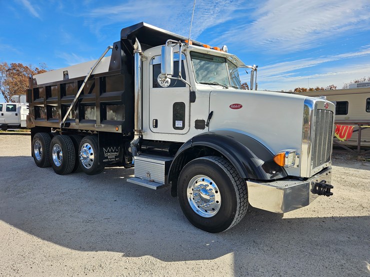 2009-peterbilt-365-image-26