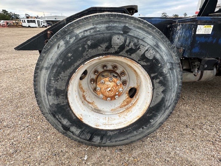 2004-capacity-tj7000-image-27