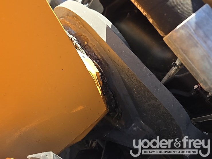 2021-case-cx210-lc-image-91