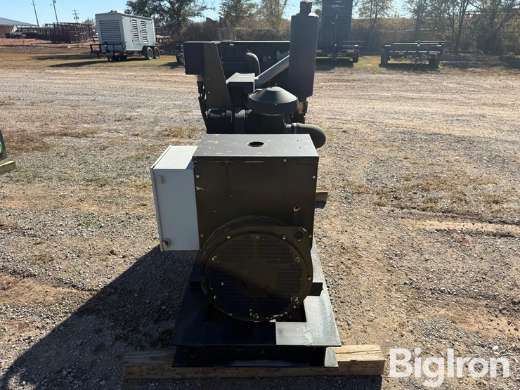 marathon-magnaplus-100kw-skid-mounted-diesel-generator-image-6