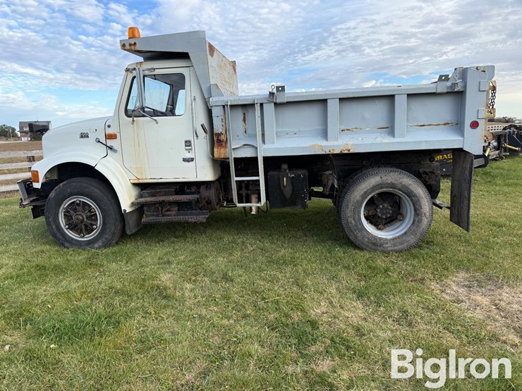 international-4700-image-8