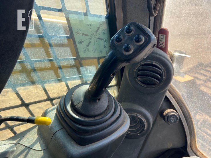 caterpillar-262d-image-17