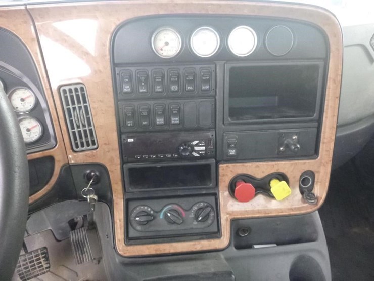 international-prostar-image-16