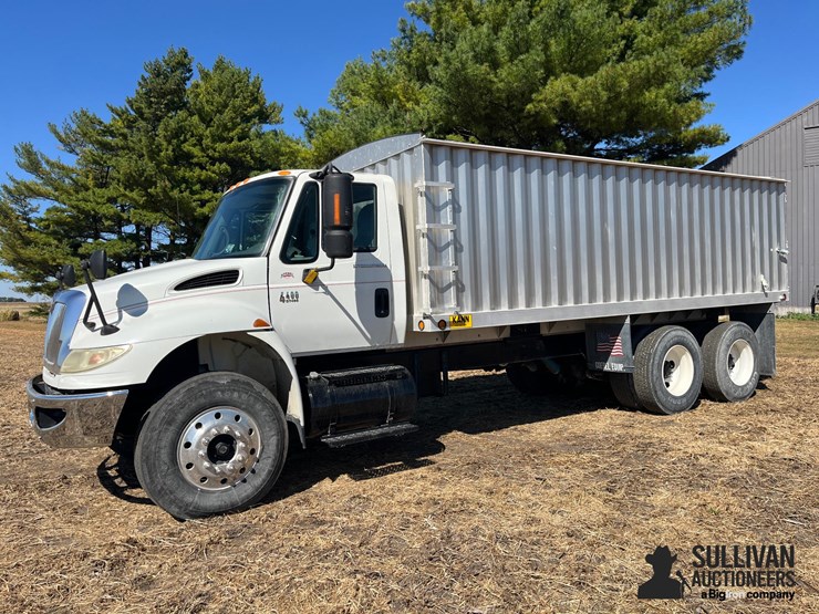 international-durastar-4400-image-1