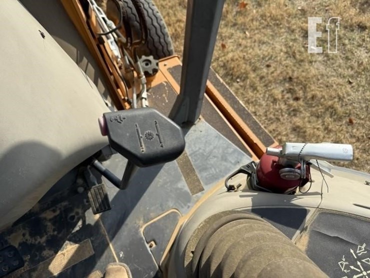 2014-case-580n-image-18