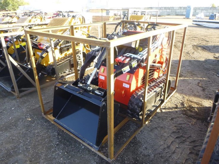 2025-agt-lrt23-skid-steer-track-loader-image-1