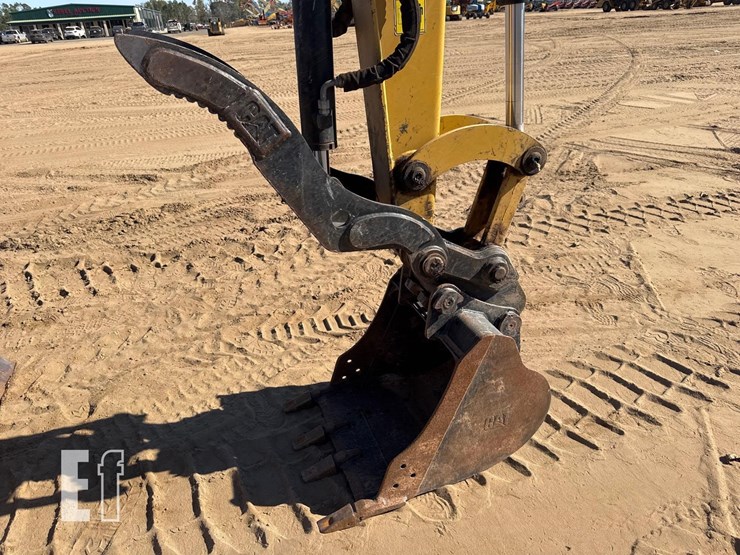 2019-caterpillar-305.5e2-cr-image-22