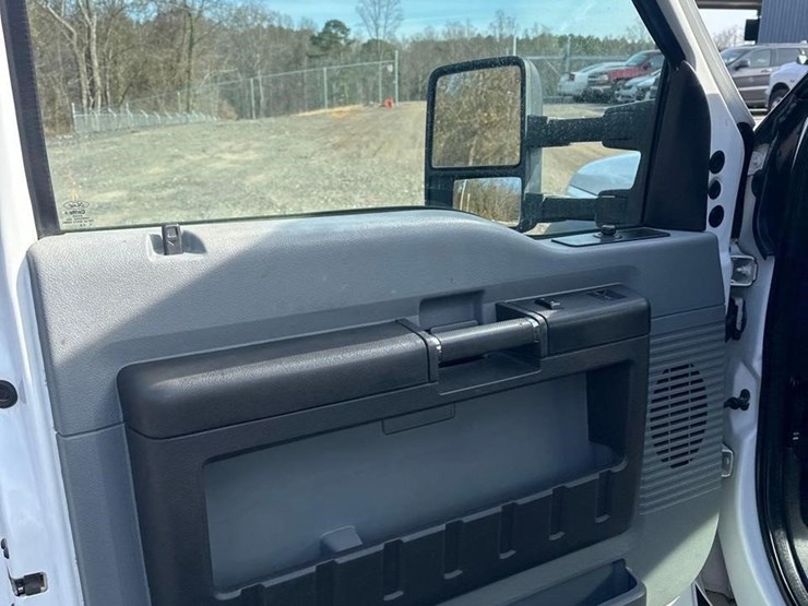 ford-f550-xl-image-14