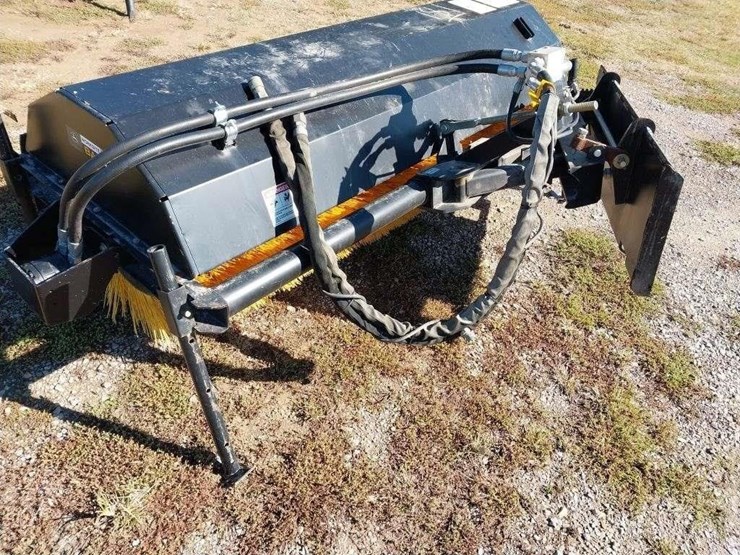 john-deere-ba84-worksite-pro-qa-sweeper-image-6