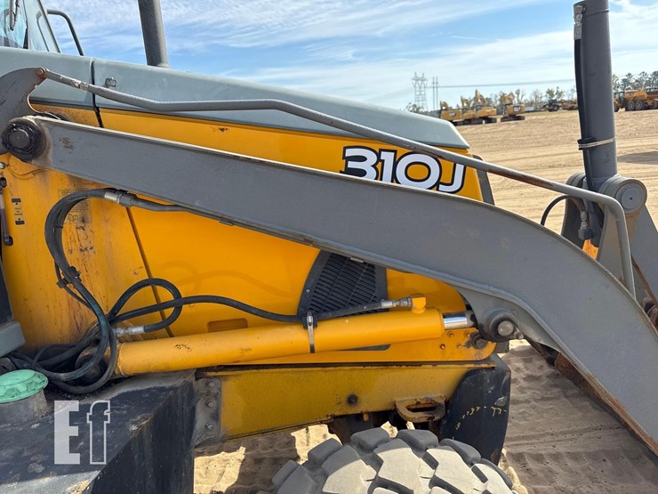 2010-deere-310j-image-13