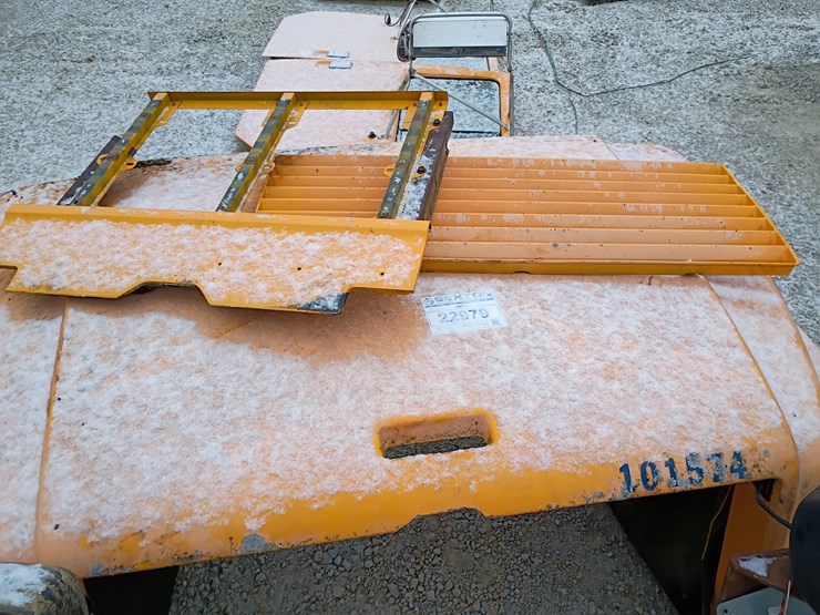 international-4900-image-9