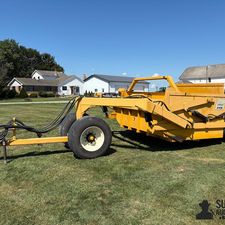 2015 Kuntz 900 9 Yd Pull-Type Scraper