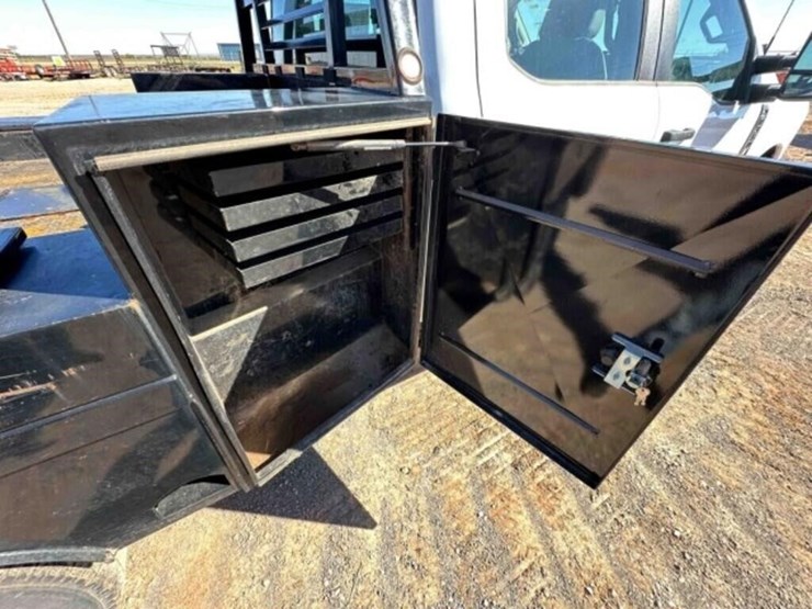 2023-ford-f350-image-30